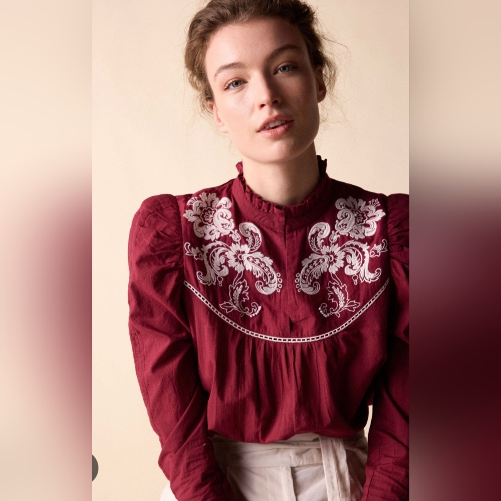 St. Roche Poppy Top Berry w/ivory NWT